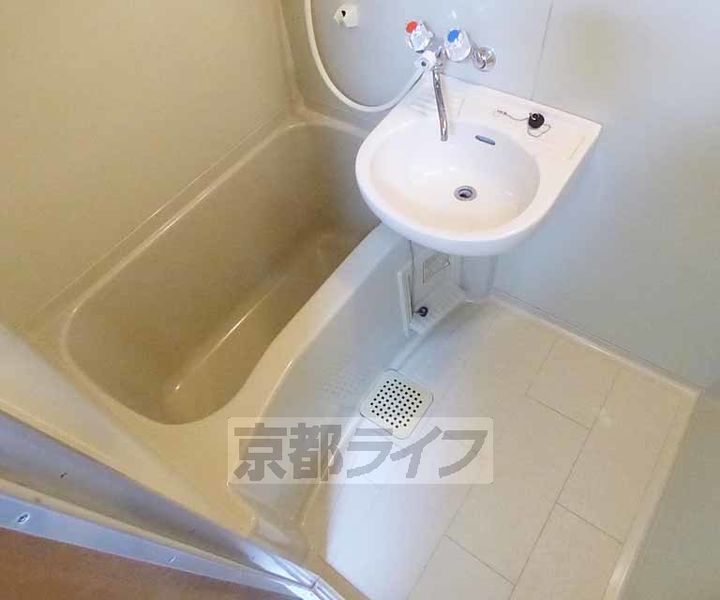 京都府京都市右京区嵯峨天龍寺油掛町の賃貸マンションの風呂