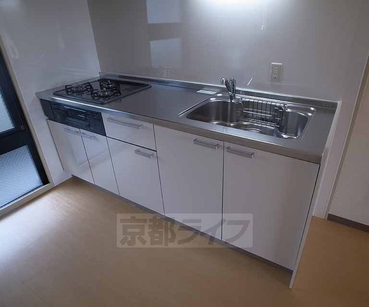 ユーティ唱303のキッチン
