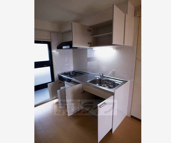 ユーティ唱303のキッチン