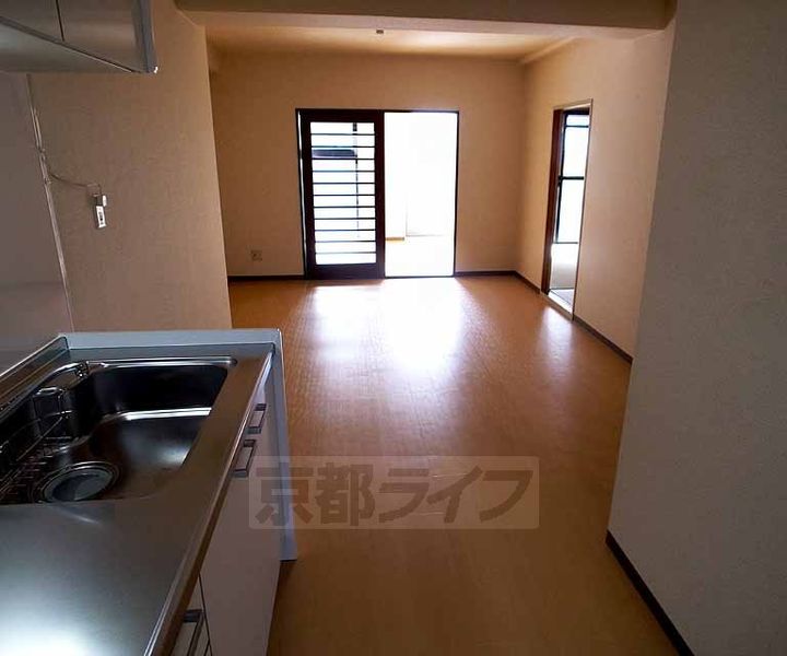 ユーティ唱303の居間