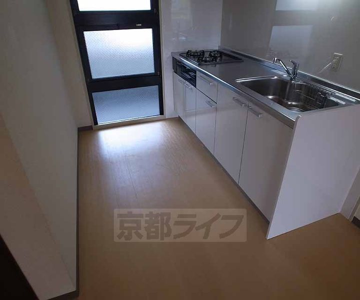 ユーティ唱303のキッチン