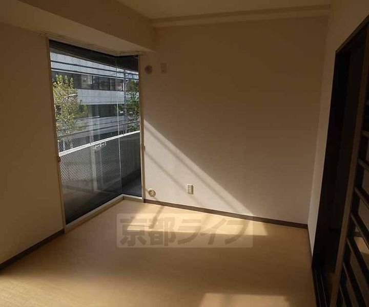 ユーティ唱303の居間