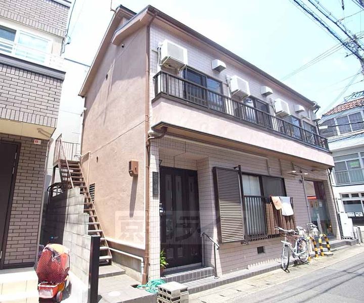 京都府京都市右京区嵯峨天龍寺瀬戸川町の賃貸アパートの外観