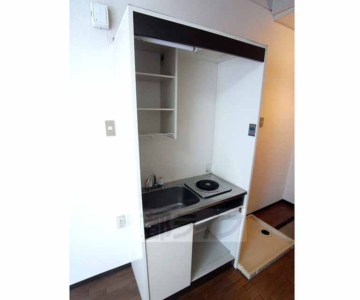 京都府京都市右京区嵯峨天龍寺瀬戸川町の賃貸アパートのキッチン