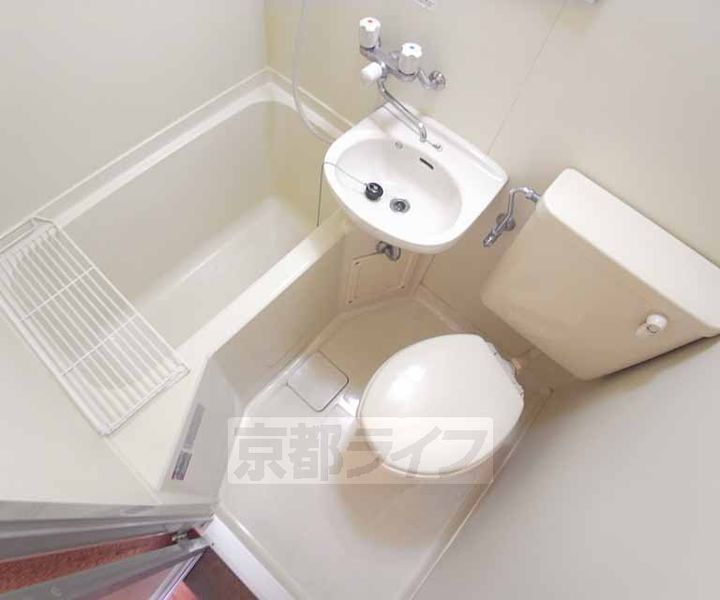 京都府京都市右京区嵯峨天龍寺瀬戸川町の賃貸アパートの風呂