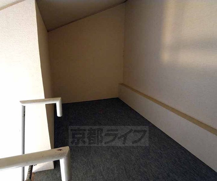 京都府京都市右京区嵯峨天龍寺瀬戸川町の賃貸アパートの居間