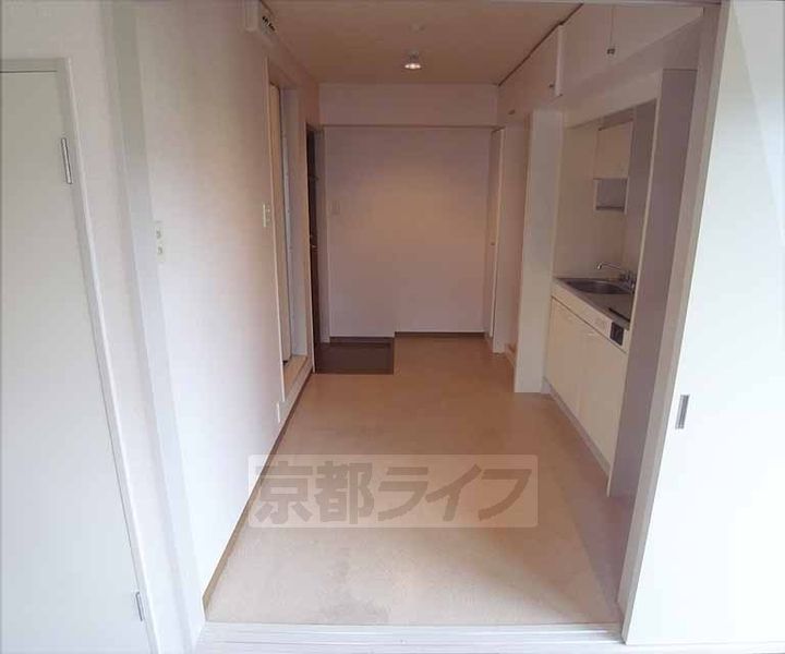 ドゥエル嵯峨の荘104の居間