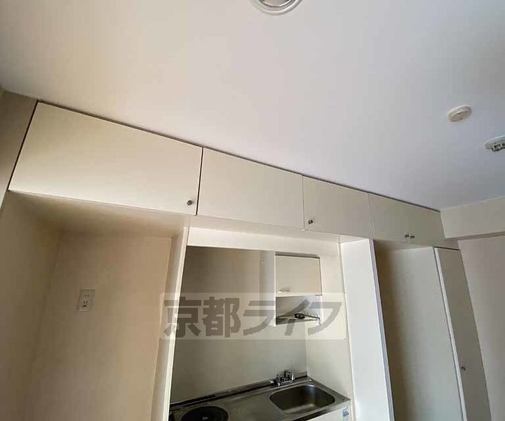 京都府京都市右京区嵯峨天龍寺瀬戸川町の賃貸マンションのキッチン