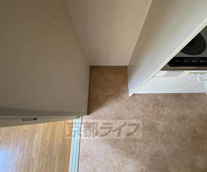 京都府京都市右京区嵯峨天龍寺瀬戸川町の賃貸マンションの内装