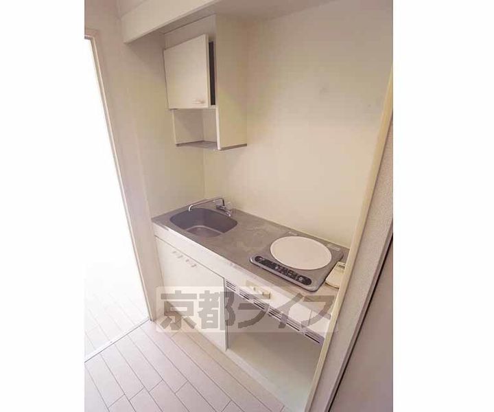 京都府京都市右京区西院月双町の賃貸マンションのキッチン