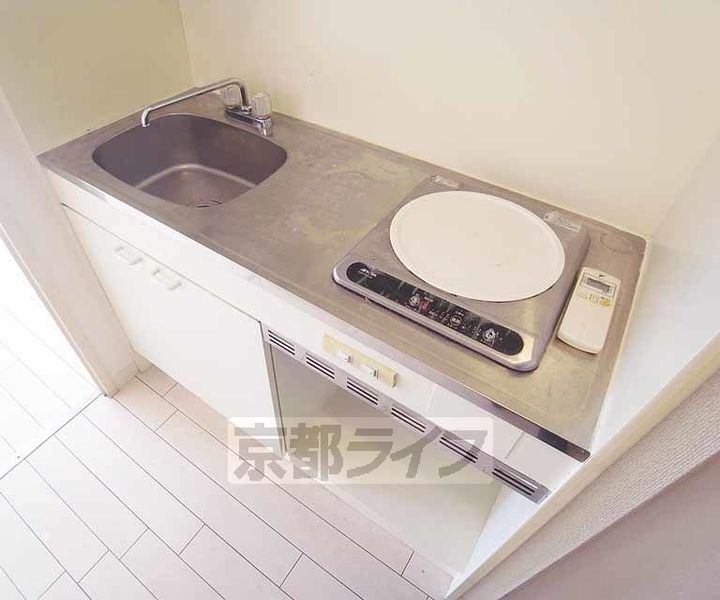京都府京都市右京区西院月双町の賃貸マンションのキッチン
