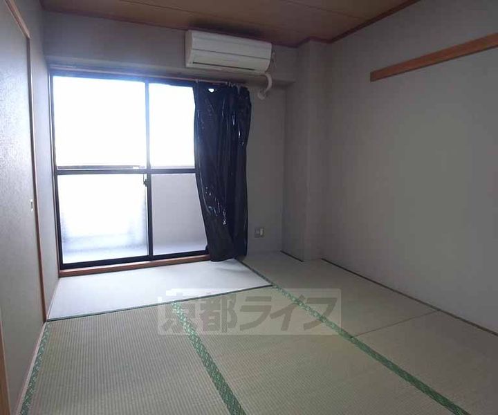カルモ中村の居間