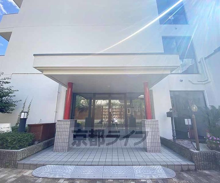 フローラ・ビュー・赤マンマ406の外観