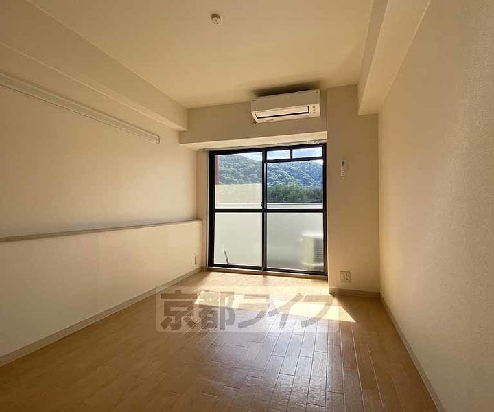 フローラ・ビュー・赤マンマ406の居間