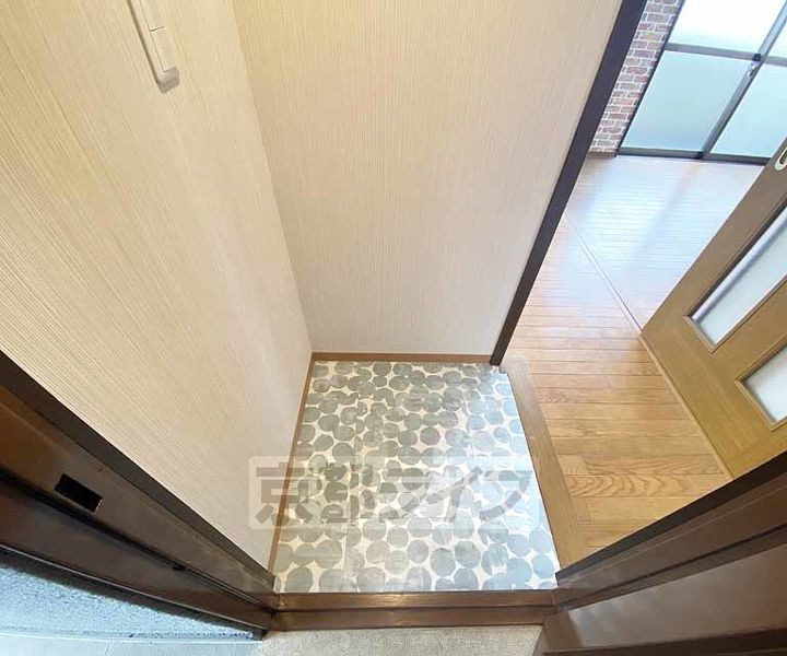 マンションSANUKI301の玄関