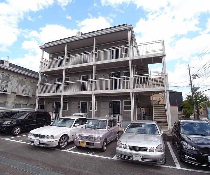 ビラージュ満月の外観