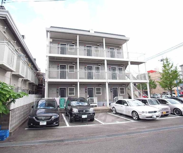 ビラージュ満月の外観