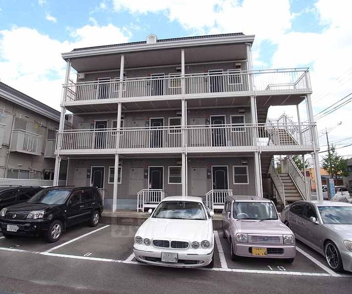 ビラージュ満月の外観