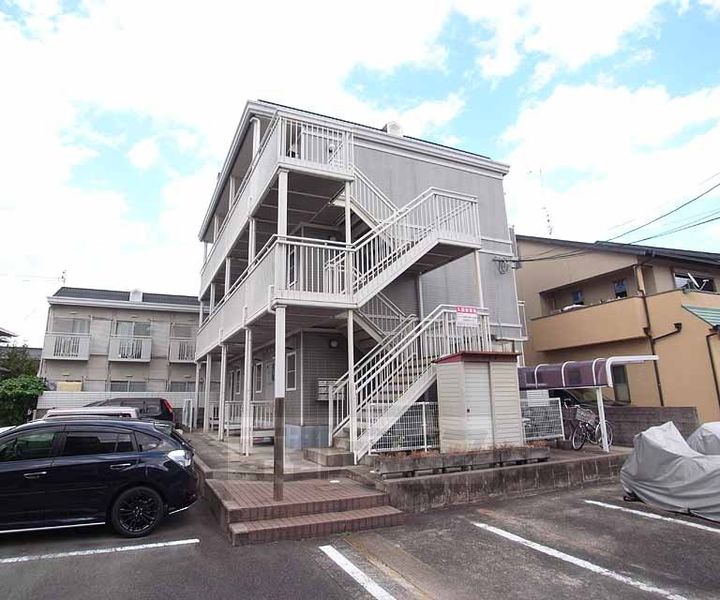 ビラージュ満月の外観