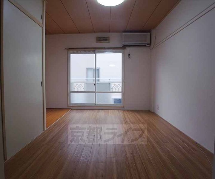 ビラージュ満月の居間