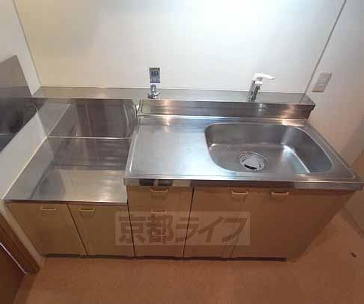 京都府京都市右京区梅津中村町の賃貸マンションのキッチン