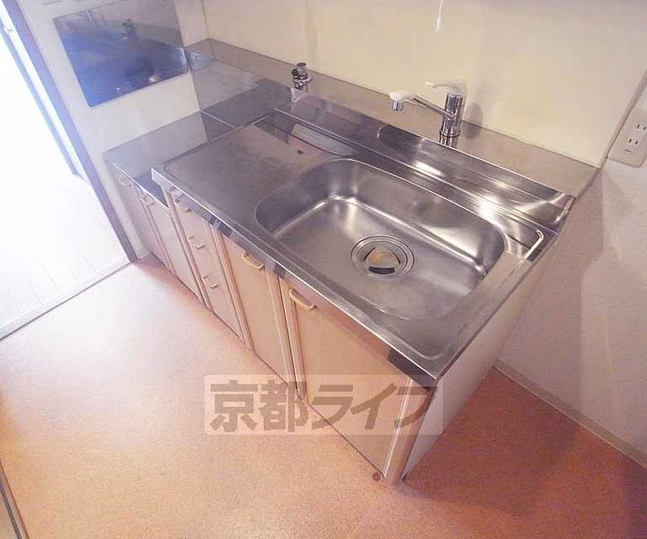 京都府京都市右京区梅津中村町の賃貸マンションのキッチン