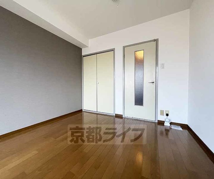 メゾンラトア501の居間