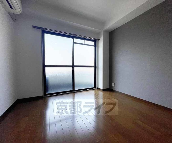 メゾンラトア501の居間