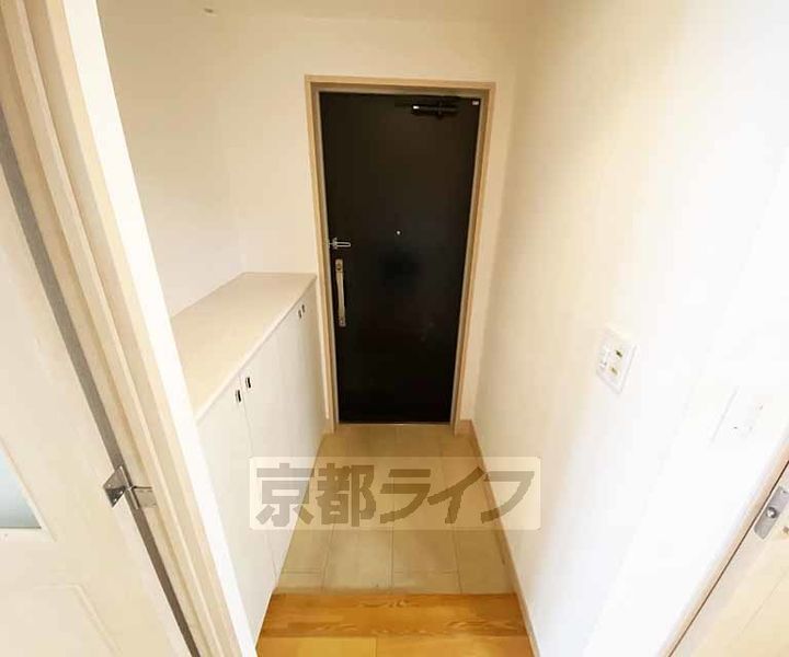 京都府京都市右京区西院四条畑町の賃貸マンションの玄関