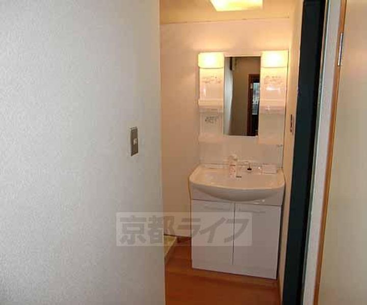 京都府京都市右京区嵯峨新宮町の賃貸マンションの内装
