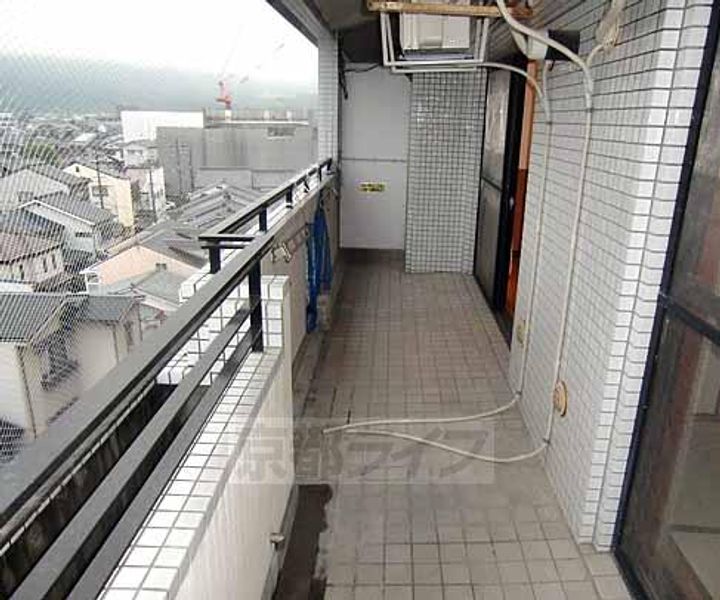 京都府京都市右京区嵯峨新宮町の賃貸マンションの内装