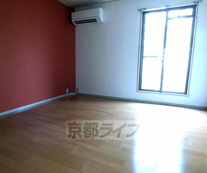 京都府京都市右京区嵯峨大覚寺門前堂ノ前町の賃貸マンションの居間