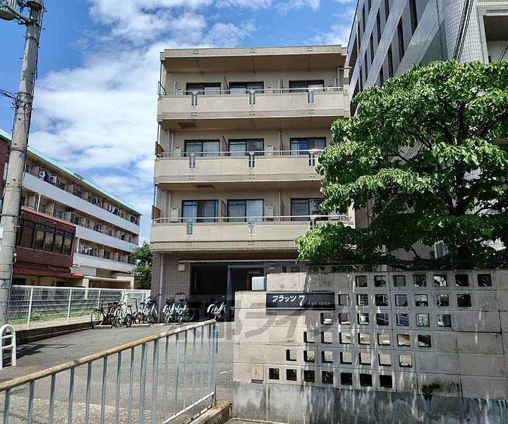 京都府京都市右京区太秦朱雀町の賃貸マンションの外観