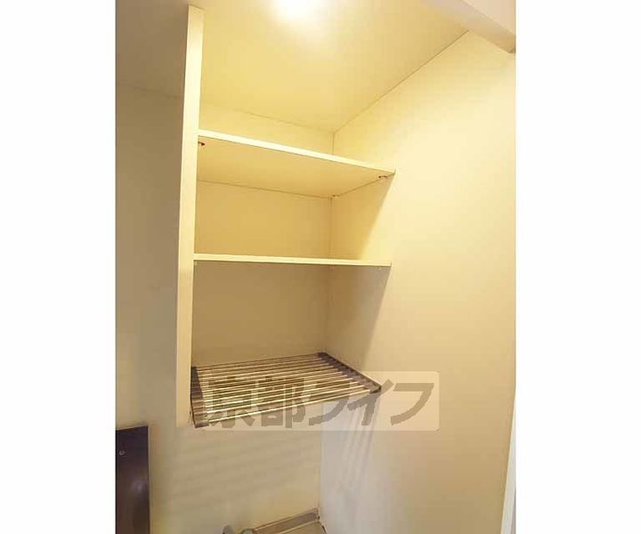 京都府京都市右京区太秦朱雀町の賃貸マンションのキッチン