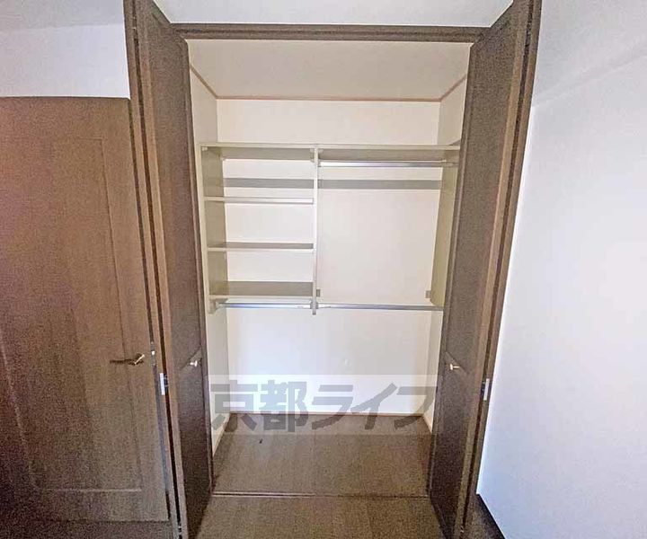 京都府京都市右京区西院寿町の賃貸マンションの内装