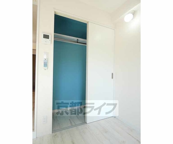 京都府京都市下京区梅小路西中町の賃貸マンションの内装