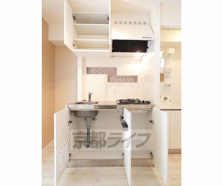 京都府京都市下京区梅小路西中町の賃貸マンションのキッチン