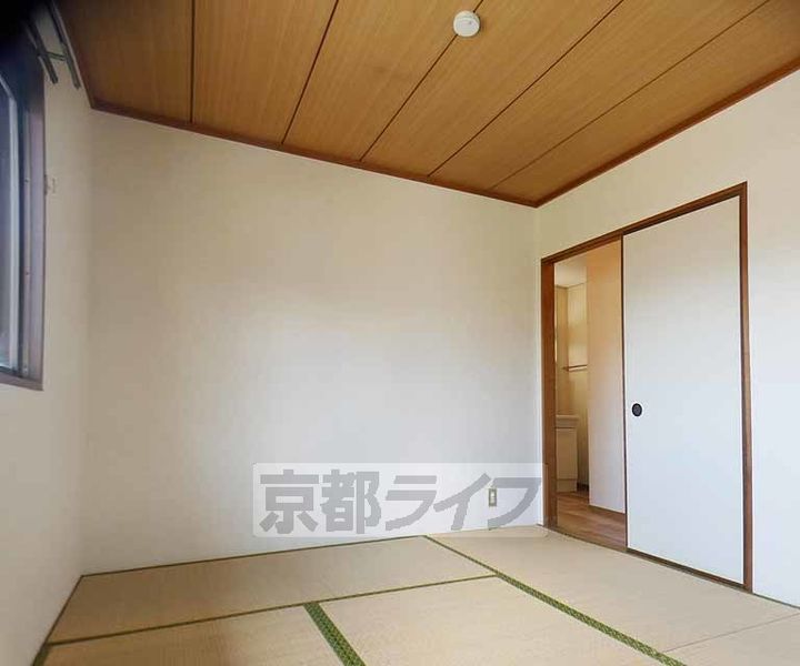 京都府京都市右京区嵯峨大覚寺門前六道町の賃貸アパートの寝室