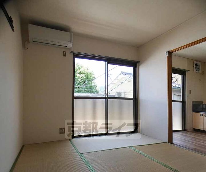 京都府京都市右京区嵯峨大覚寺門前六道町の賃貸アパートの居間