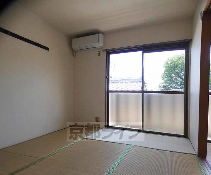 京都府京都市右京区嵯峨大覚寺門前六道町の賃貸アパートの居間