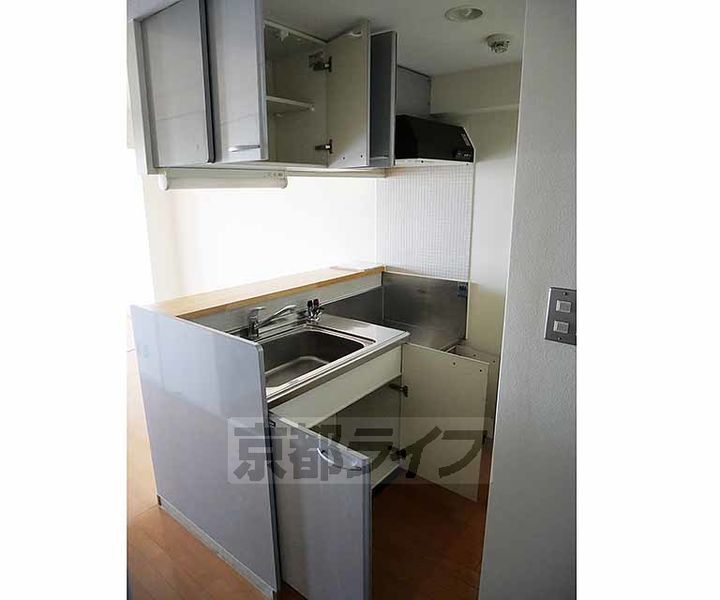 京都府京都市下京区西七条掛越町の賃貸マンションのキッチン