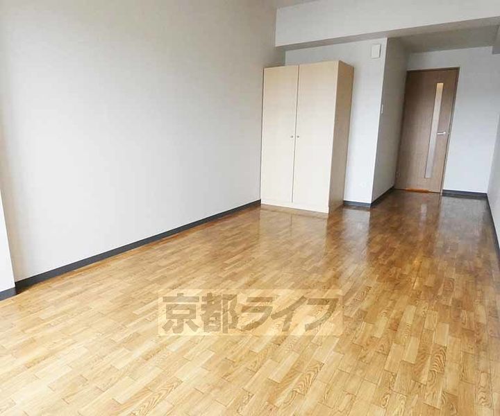 アネックス西院の居間