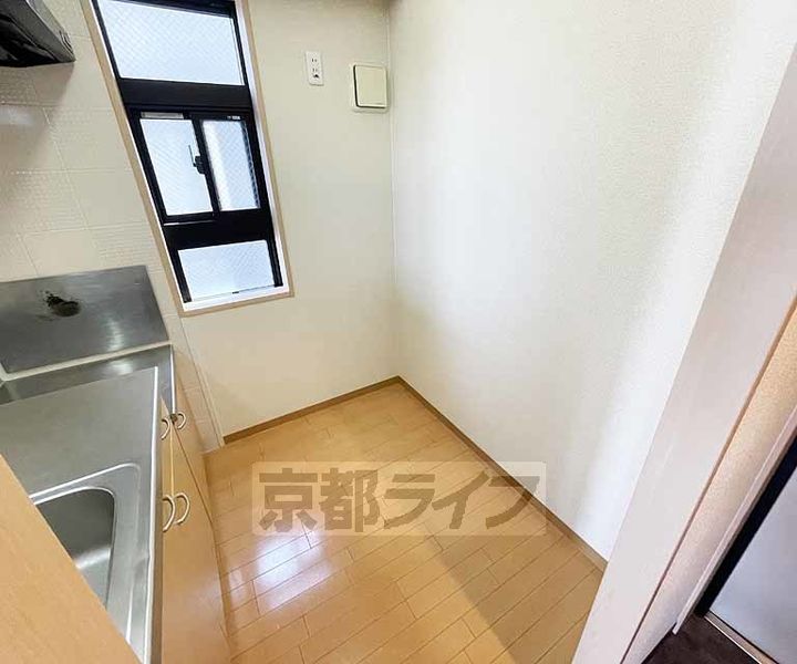 京都府京都市下京区西七条南衣田町の賃貸マンションのキッチン