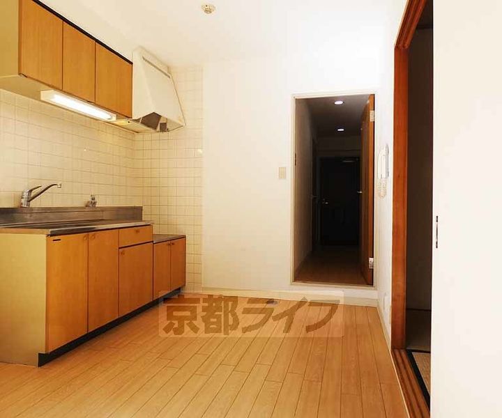 京都府京都市南区吉祥院車道町の賃貸マンションの居間
