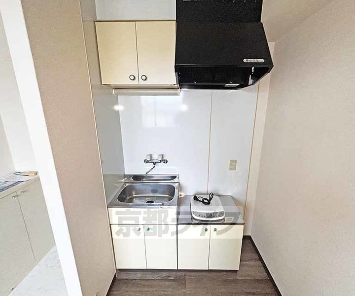京都府京都市中京区壬生檜町の賃貸マンションのキッチン