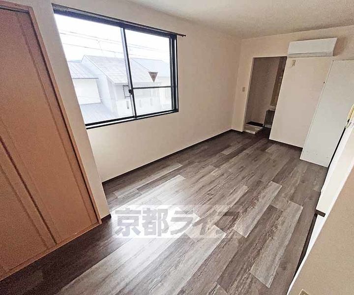 京都府京都市中京区壬生檜町の賃貸マンションの居間