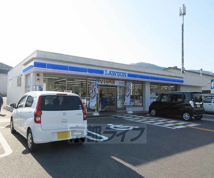 シャトル石山A205の周辺