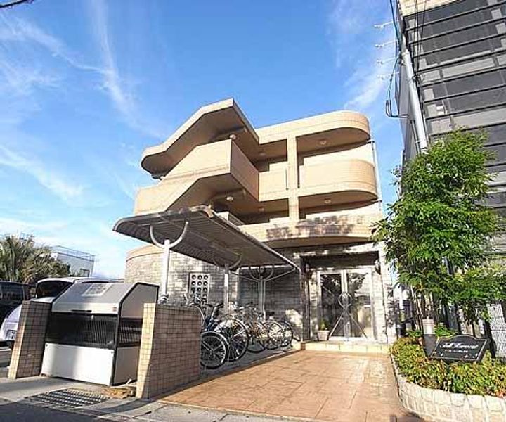 京都府京都市南区上鳥羽馬廻町の賃貸マンションの外観