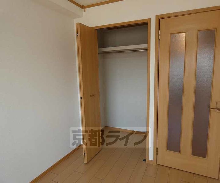 京都府京都市南区上鳥羽馬廻町の賃貸マンションの内装
