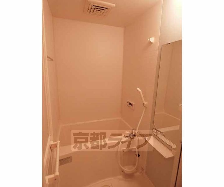 京都府京都市南区上鳥羽馬廻町の賃貸マンションの風呂